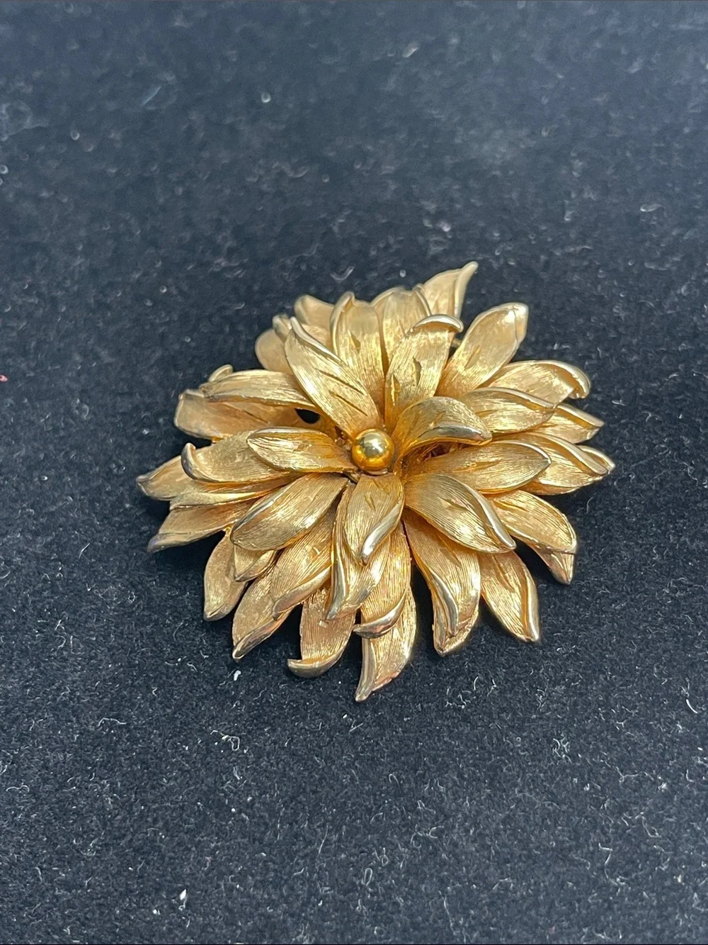 08.09.26-2 Vintage Kramer Rotating Golden Petal Flower Brooch